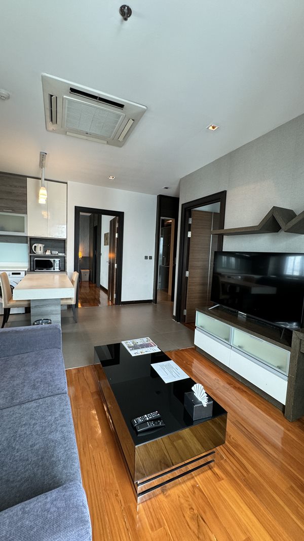 ให้เช่าห้องใหญ่ โรงแรม The Vertical Suite รายวัน รายสัปดาห์ รายเดือน ระยะสั้น โซนศรีนครินทร์ อ่อนนุช โทร 096-947-7788