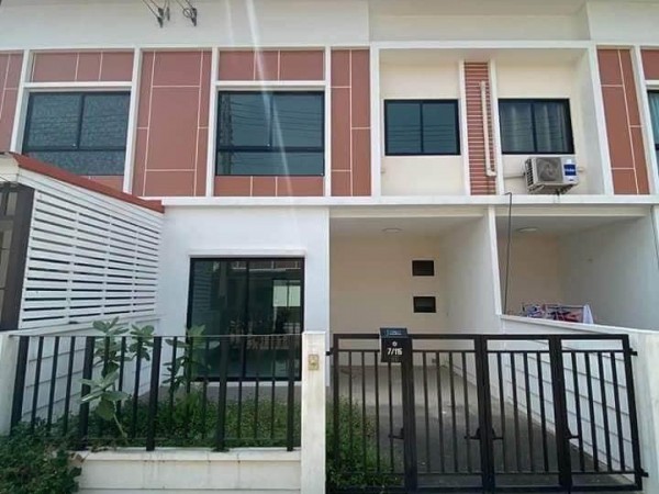 ขายทาวน์โฮม 2 ชั้น JSP City โครงการเจทาวน์ รังสิต-คลอง1 ติดถนนใหญ่